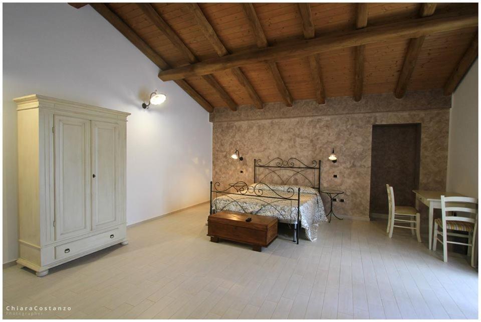 Antico Casale Bed & Breakfast Gioiosa Marea Ngoại thất bức ảnh